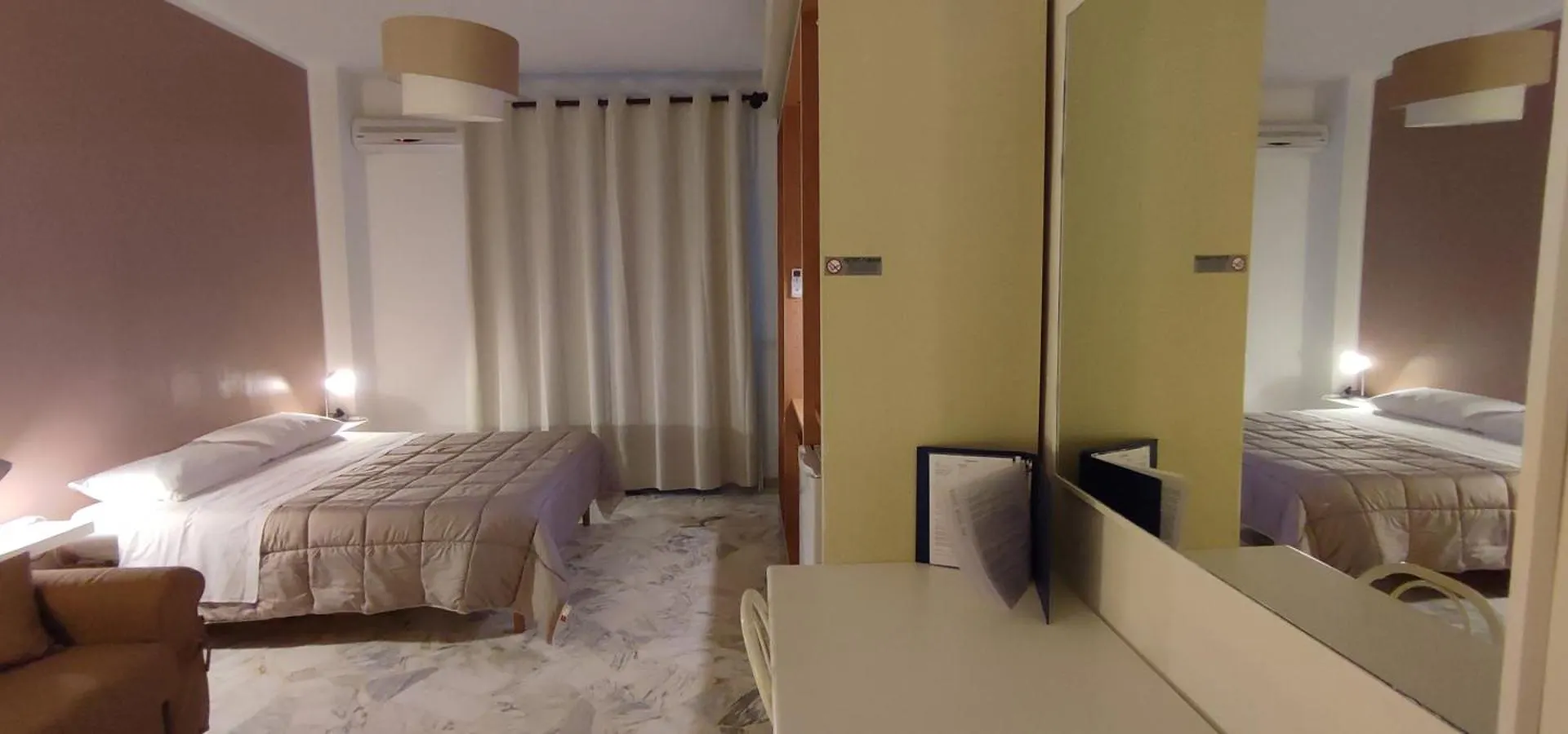 Pensión Hotel Giambattista House Bari Italia